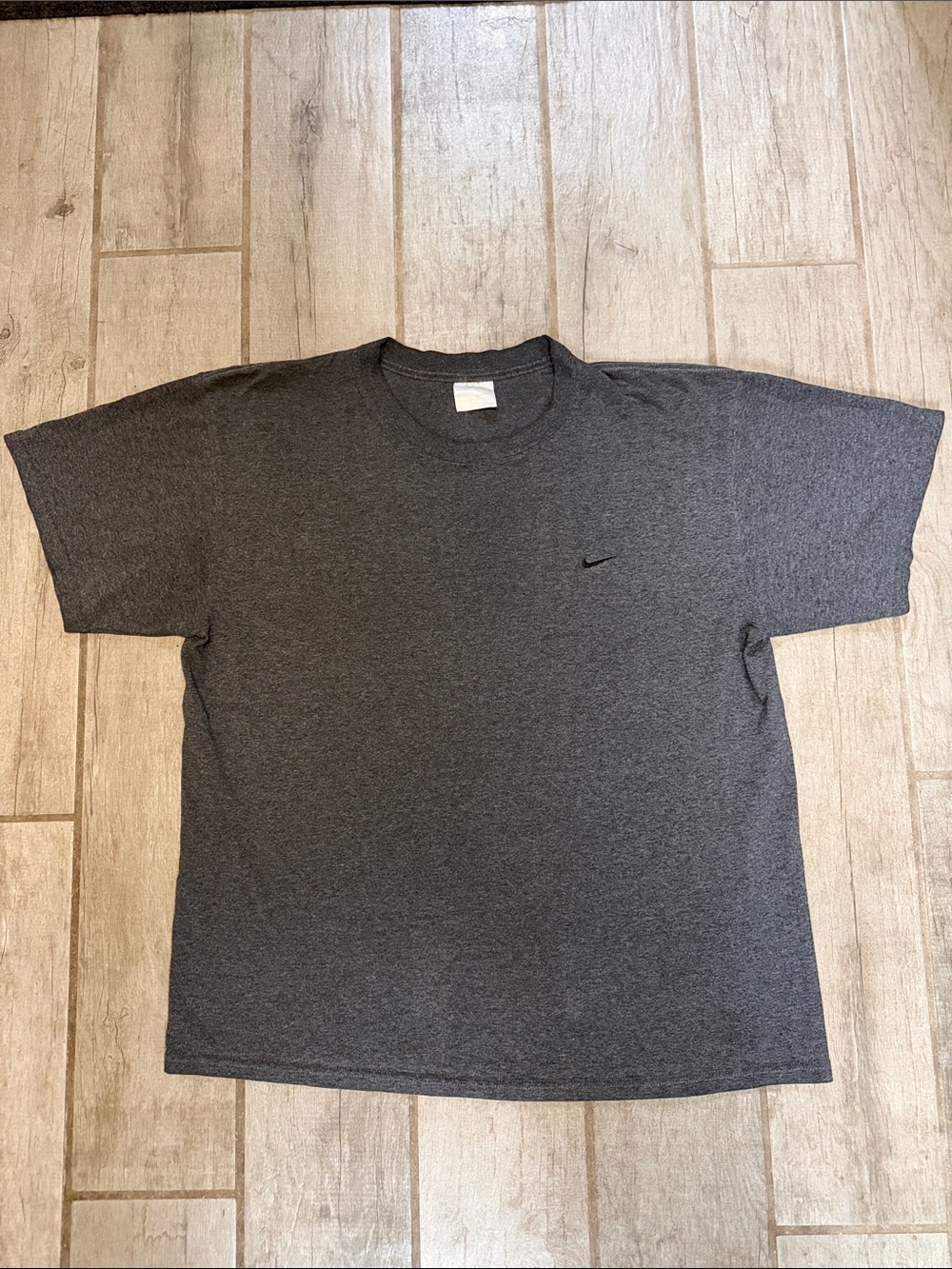 Nike Men’s Heather Gray Embroidered Swoosh T-Shirt L
